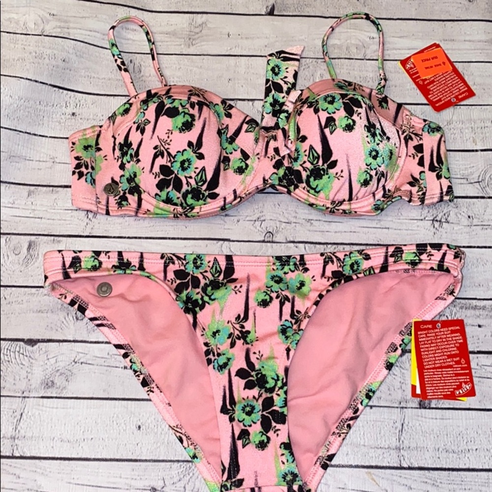 🌵🌸 Volcom pink Break it up bikini set 🌸🌵 - Picture 6 of 8